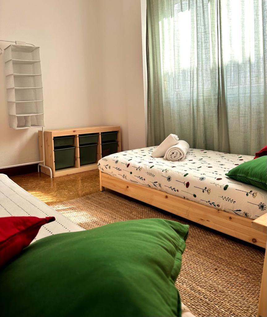 Apartamento Soleado Para 8 Personas En Santona Luaran gambar