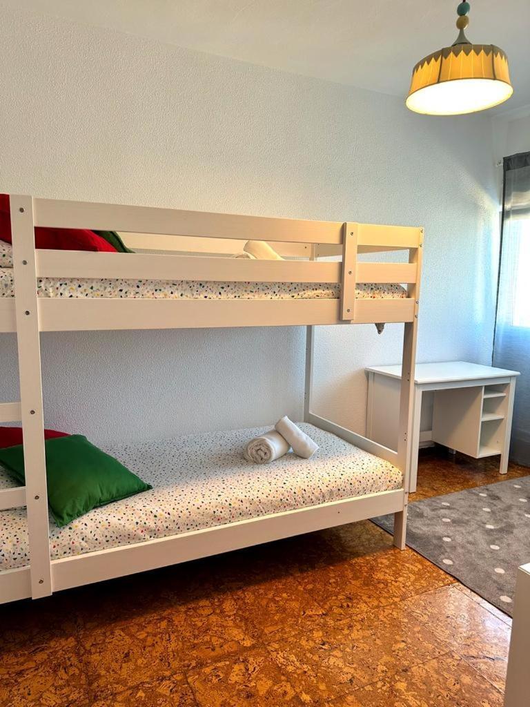 Apartamento Soleado Para 8 Personas En Santona Luaran gambar