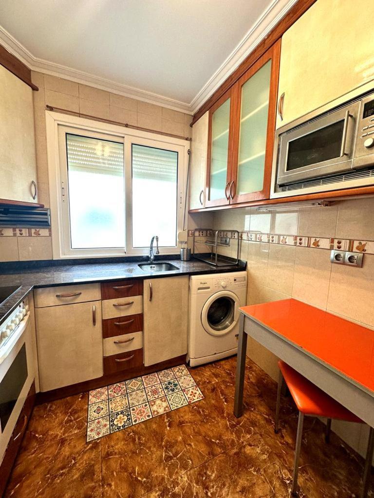 Apartamento Soleado Para 8 Personas En Santona Luaran gambar